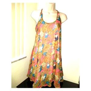 Summer dress w strapped back